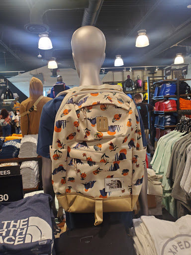 Clothing Store «The North Face Outlet», reviews and photos, 8225 Vineland Ave, Orlando, FL 32831, USA