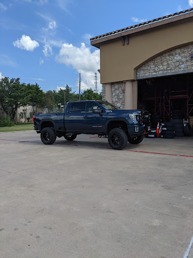 Tire Shop «Discount Tire Store - Bee Cave, TX», reviews and photos, 3922 Ranch Rd 620 S, Bee Cave, TX 78738, USA