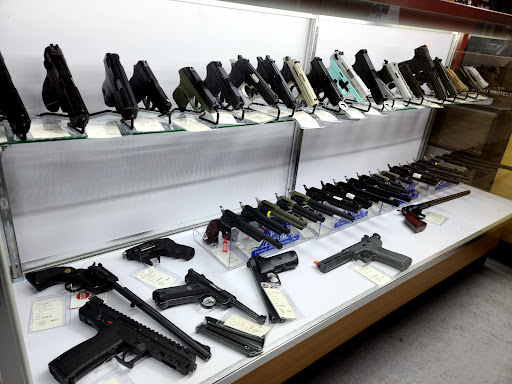 Sporting Goods Store «Buck Shot Sporting Goods», reviews and photos, 1606 IN-38, New Castle, IN 47362, USA