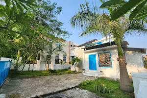 Villa Eliza image