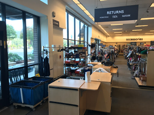 Department Store «Nordstrom Rack», reviews and photos, 17200 Southcenter Pkwy, Tukwila, WA 98188, USA