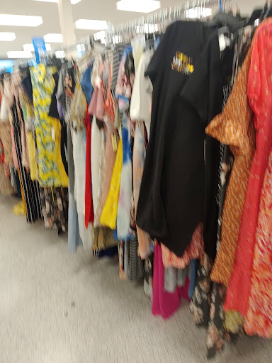 Clothing Store «Ross Dress for Less», reviews and photos, 926 Airport Center Rd, Allentown, PA 18109, USA