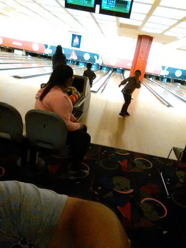 Bowling Alley «UIC Bowling Alley», reviews and photos, 750 S Halsted St, Chicago, IL 60607, USA