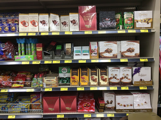 Grocery Store «Grocery Outlet Bargain Market», reviews and photos, 1340 E 7th St, Long Beach, CA 90813, USA