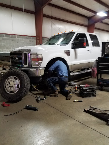 Auto Repair Shop «VG AUTO REPAIR LLC - FORMERLY VERNS AUTO REPAIR», reviews and photos, 5301 Commerce Cir a, Indianapolis, IN 46237, USA