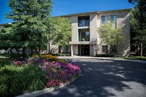 Farmington Oaks Apartments image