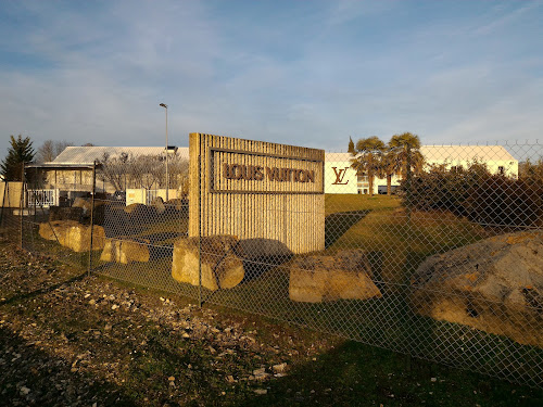 Magasin de maroquinerie Société des Ateliers Louis Vuitton Issoudun