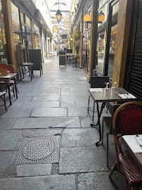 Atmosphère du Restaurant de cuisine fusion asiatique Aux Bons p'tits Plats à Paris - n°1