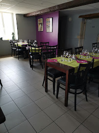 Atmosphère du Restaurant Auberge Chez Roger La Grenouille à Perrex - n°1