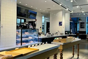 Paris Baguette image