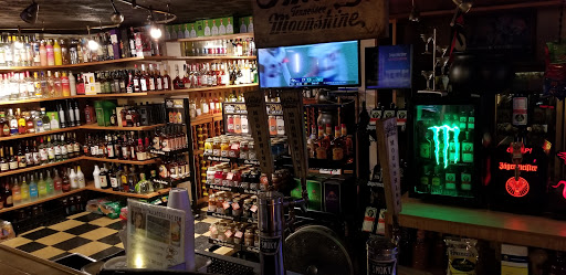 Liquor Store «Flight 747 Liquor Store & Lounge Bar», reviews and photos, 1500 Airport Rd, Jacksonville, FL 32218, USA