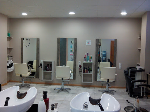 Información y opiniones sobre Peluquería Allure12 de Cádiz
