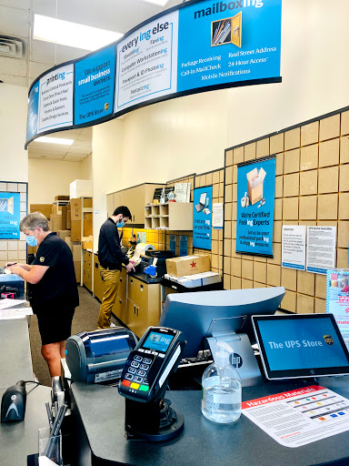Shipping and Mailing Service «The UPS Store», reviews and photos, 2417 Jericho Turnpike, Garden City Park, NY 11040, USA