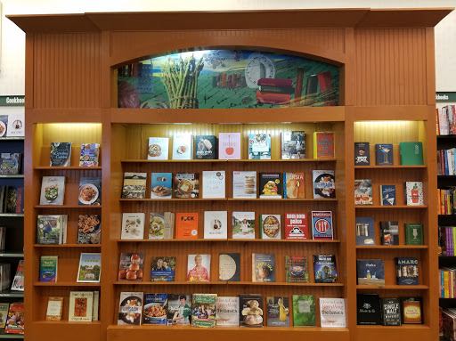 Book Store «Barnes & Noble», reviews and photos, 5959 Triangle Town Blvd, Raleigh, NC 27616, USA
