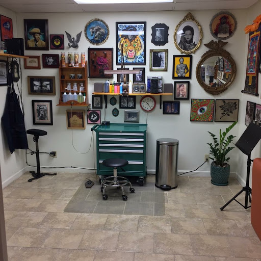 Tattoo Shop «San Antonio Rose Tattoo», reviews and photos, 320 Kitty Hawk Rd, Universal City, TX 78148, USA