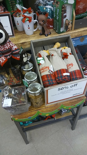 Pet Supply Store «Petco Animal Supplies», reviews and photos, 16639 Sierra Lakes Pkwy, Fontana, CA 92336, USA