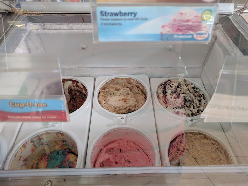 Frozen Yogurt Shop «Flavors Dessert Cafe», reviews and photos, 216 Front St, Greenport, NY 11944, USA