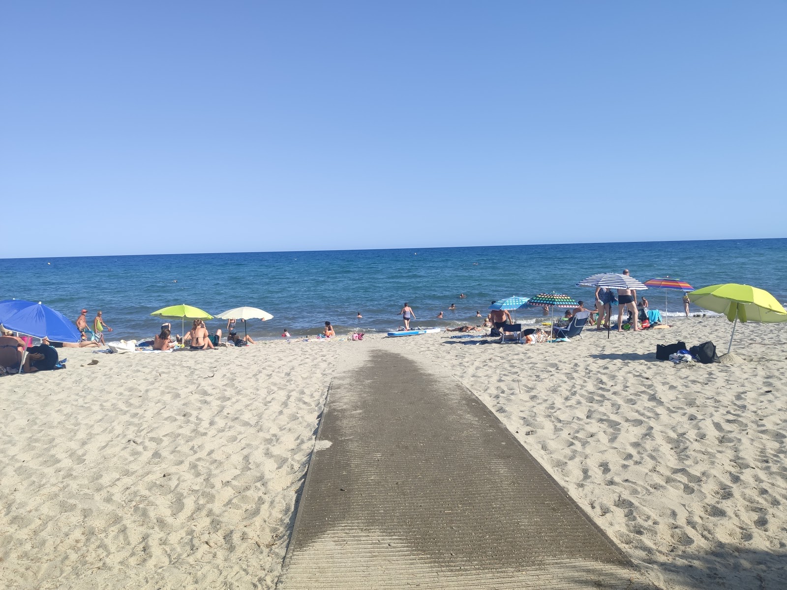 Fotografie cu Plage Arinella Bianca amplasat într-o zonă naturală