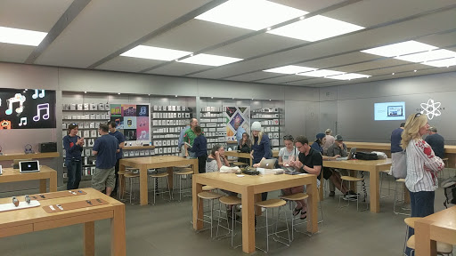 Apple State Street image