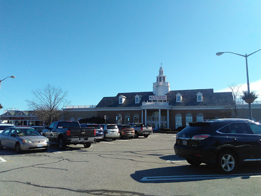 Shopping Mall «Aquidneck Shopping Centre», reviews and photos, 77 E Main Rd, Middletown, RI 02842, USA