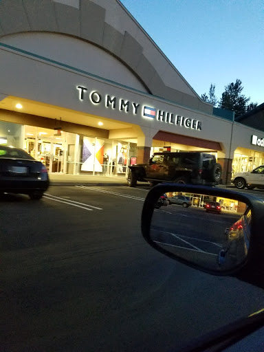 Shopping Mall «Columbia Gorge Outlets», reviews and photos, 450 NW 257th Way, Troutdale, OR 97060, USA