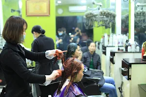 Thinh Toc Vang Hair Salon image