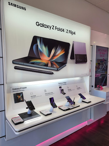 Shopping Mall «Signal Hills Shopping Center», reviews and photos, 1225 S Robert St, West St Paul, MN 55118, USA