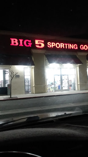 Sporting Goods Store «Big 5 Sporting Goods - Petaluma», reviews and photos, 105 N McDowell Blvd, Petaluma, CA 94954, USA