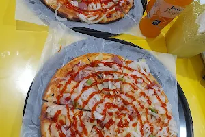 Alberto's Pizza image