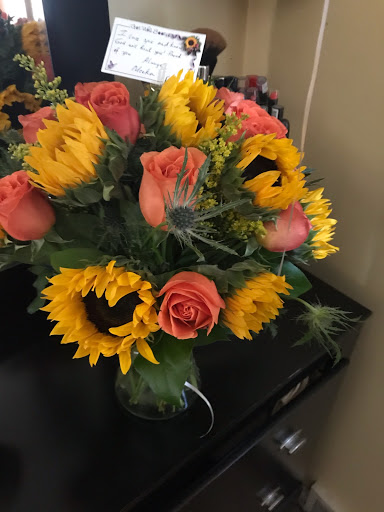 Florist «Collingdale Flowers», reviews and photos, 1001 MacDade Blvd, Collingdale, PA 19023, USA
