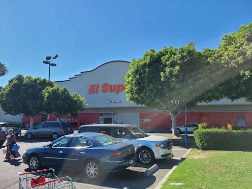 Grocery Store «El Super», reviews and photos, 315 San Fernando Mission Blvd, San Fernando, CA 91340, USA