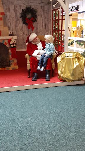 Shopping Mall «Forest Mall», reviews and photos, 835 W Johnson St, Fond du Lac, WI 54935, USA