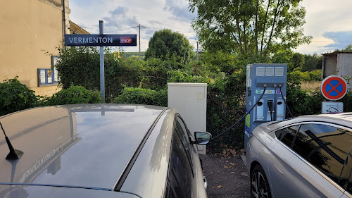 SDEY Charging Station à Vermenton