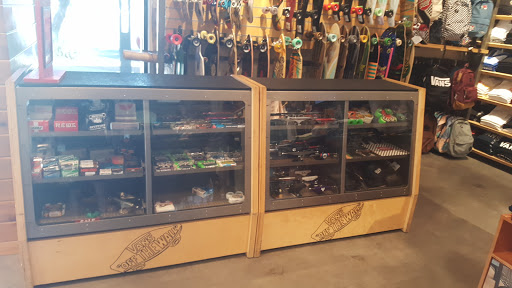 Shoe Store «Vans», reviews and photos, 9736 W Northern Ave, Peoria, AZ 85345, USA