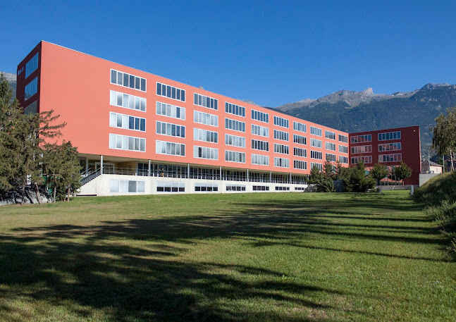 Rezensionen über Haute Ecole de Gestion de la HES-SO Valais-Wallis - Filière Informatique de gestion in Siders - Universität