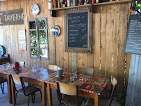 Atmosphère du Restaurant La table a carreaux à Saint-Sauveur-de-Cruzières - n°4
