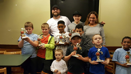 Pizza Restaurant «Round Table Pizza - University Place, WA», reviews and photos, 7011 27th St W, University Place, WA 98466, USA