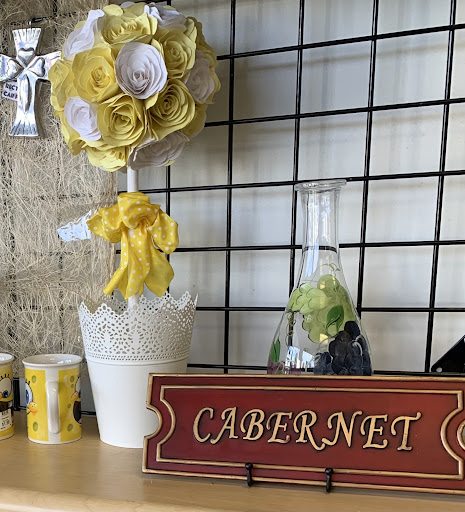 Thrift Store «Goodwill Boutique & Donation Center», reviews and photos, 235 Lancaster Ave, Frazer, PA 19355, USA