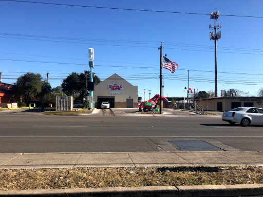 The Bubble Bath Car Wash en San Antonio