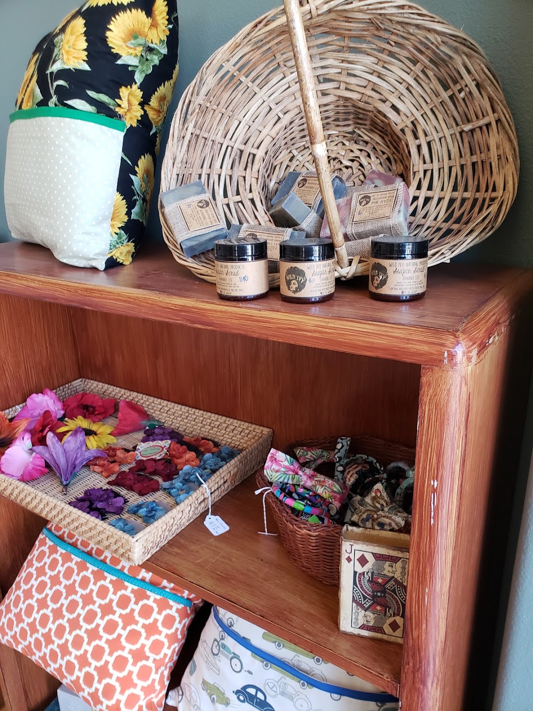 Blue Geranium Books and Gifts