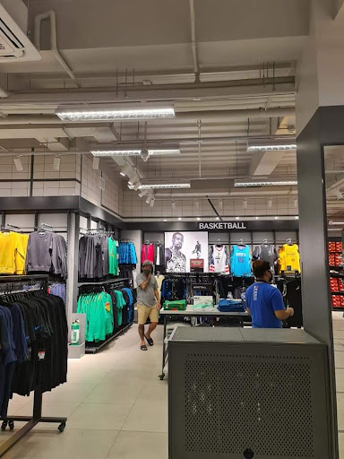 Sporting Goods Store «Nike Factory Store», reviews and photos, 5195 Factory Shops Blvd, Ellenton, FL 34222, USA