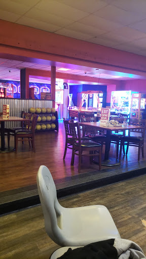 Bowling Alley «AMF Diamond Lanes», reviews and photos, 267 N Forest Blvd, Houston, TX 77090, USA