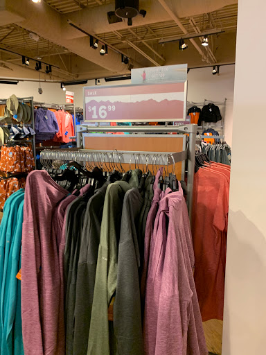 Clothing Store «Columbia Sportswear Outlet Store at Allen Premium Outlets», reviews and photos, 820 Stacy Rd #470, Allen, TX 75013, USA
