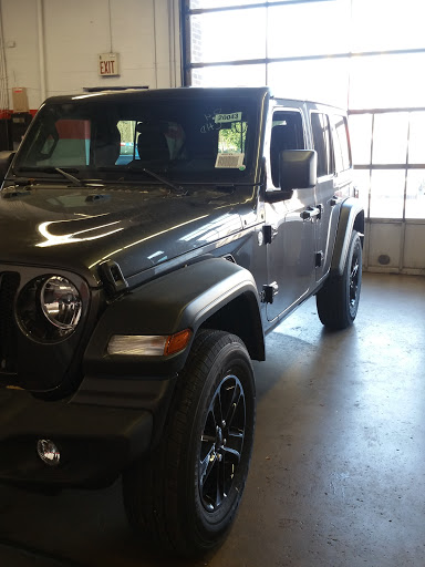 Auto Repair Shop «Auto Plus, Inc.», reviews and photos, 1175 N Farnsworth Ave, Aurora, IL 60505, USA