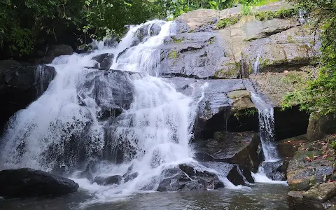Koodalu Dola Waterfall image