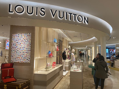 LOUIS VUITTON Boutique Paris Le Bon Marché