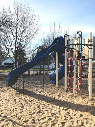 Recreation Center «North Dale Recreation Center», reviews and photos, 1414 St Albans St N, St Paul, MN 55117, USA