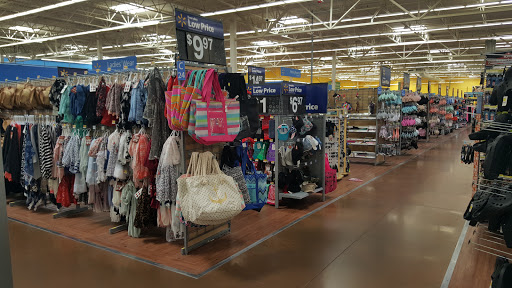 Department Store «Walmart Supercenter», reviews and photos, 108 N Apple Blossom Dr, Chelan, WA 98816, USA