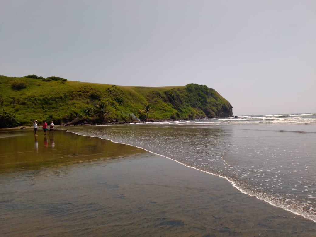 Playa Boca Chamilpa'in fotoğrafı parlak kum yüzey ile