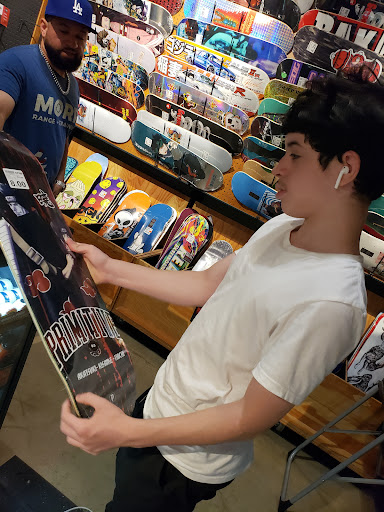 Clothing Store «Zumiez», reviews and photos, 670 Park City Center, Lancaster, PA 17601, USA